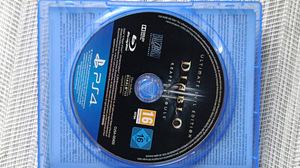 Игровой диск для PS4 (2 фото из 4)