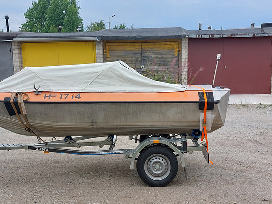 Buster R+два мотора и прицеп.