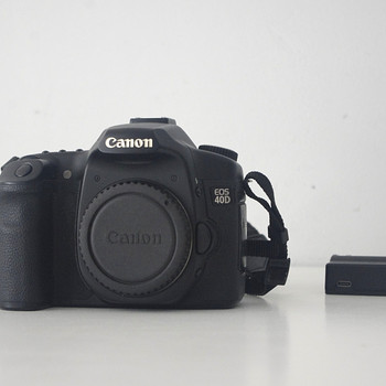 Профессиональная камера Canon 40D, в очень хорошем состоянии