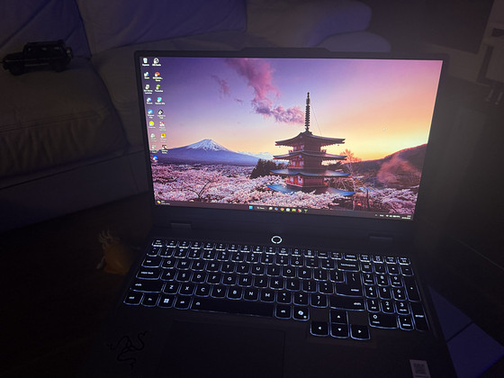 Ноутбук Lenovo LOQ15 как новый