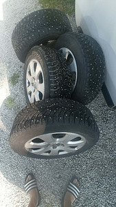 235 60 18 Nokian Hakkapeliitta 9 SUV velgedel 5x130 (1 foto / 4)