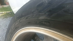 235 60 18 Nokian Hakkapeliitta 9 SUV velgedel 5x130 (3 foto / 4)