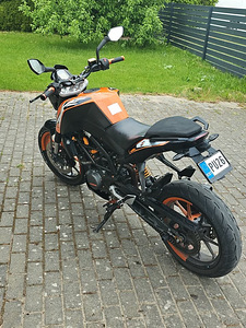 KTM Duke 125cc A1 ABS (3 foto / 6)
