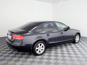 Audi A4 Comfortline 1.8 88kW (3 foto / 7)