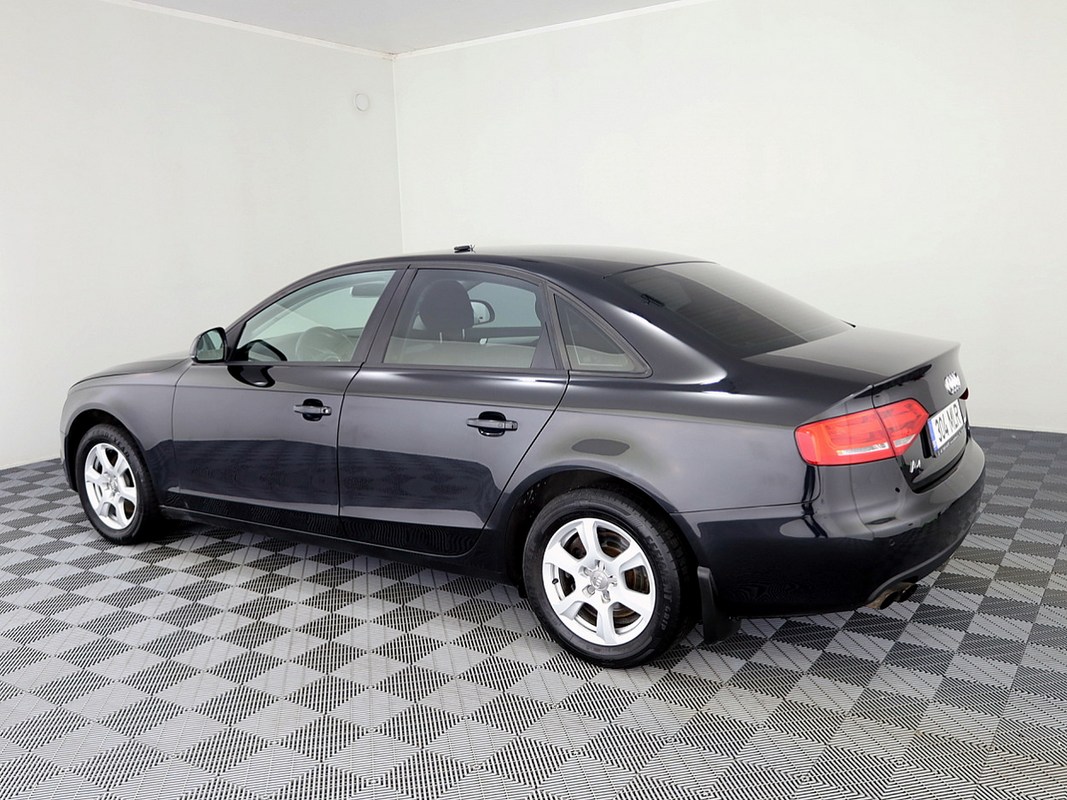 Audi A4 Comfortline 1.8 88kW