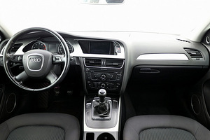 Audi A4 Comfortline 1.8 88kW (5 foto / 7)