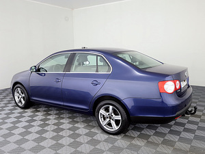 Volkswagen Jetta Comfortline 1.6 85kW (4 foto / 7)