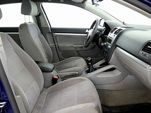 Volkswagen Jetta Comfortline 1.6 85kW (6 foto / 7)
