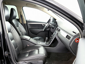 Volvo XC70 Summum AWD ATM 2.4 D5 136kW (6 фото из 7)