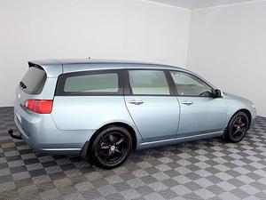 Honda Accord Luxury ATM 2.0 114kW (3 foto / 7)