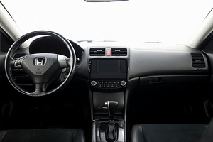 Honda Accord Luxury ATM 2.0 114kW (5 foto / 7)