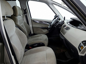 Citroen C4 Picasso Comfort ATM 2.0 103kW (6 фото из 8)