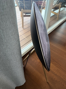 Bang & Olufsen BeoPlay A9 gen 4 brass / oak (2 foto / 6)
