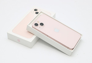 Телефон iPhone 13 128GB Hexa-Core A15 Bionic 128GB ROM (2 фото из 3)