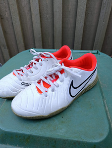 NIKE spordijalanõud S38,5 (1 foto / 6)