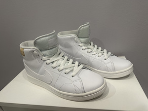 Женские кроссовки NIKE COURT ROYALE (4 фото из 5)