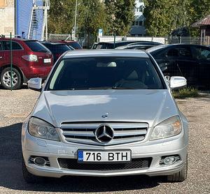 MERCEDES-BENZ C 220 CDI (2 foto / 8)