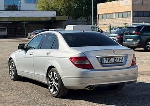 MERCEDES-BENZ C 220 CDI (4 foto / 8)