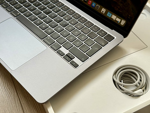 Apple Macbook Air 13 M4 16/256GB SkyBlue SWE nagu uus! (5 foto / 8)