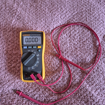Мультиметр Fluke 115