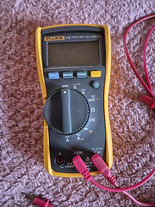 Мультиметр Fluke 115 (2 фото из 3)