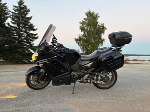 Kawasaki GTR 1400 (4 фото из 5)