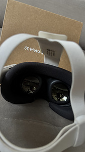 Oculus Quest 3 (3 foto / 5)