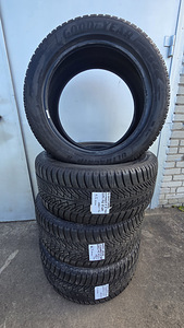 285/45 R20 Goodyear UltraGrip 8 lamellrehvid (~7mm) (2 foto / 10)