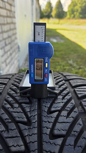 285/45 R20 Goodyear UltraGrip 8 lamellrehvid (~7mm) (7 foto / 10)