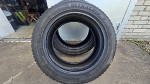 285/45 R20 Goodyear UltraGrip 8 lamellrehvid (~7mm) (8 foto / 10)