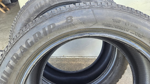 285/45 R20 Goodyear UltraGrip 8 lamellrehvid (~7mm) (9 foto / 10)