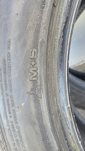 285/45 R20 Goodyear UltraGrip 8 lamellrehvid (~7mm) (10 foto / 10)