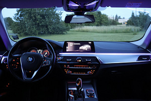 BMW 530e (7 фото из 9)