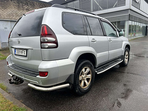 TOYOTA LAND CRUISER 120 (6 фото из 9)