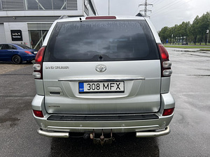 TOYOTA LAND CRUISER 120 (7 фото из 9)