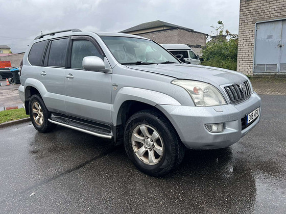 TOYOTA LAND CRUISER 120