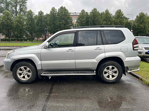 TOYOTA LAND CRUISER 120 (3 фото из 9)