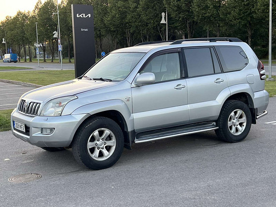 TOYOTA LAND CRUISER 120