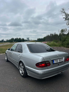 Mercedes-Benz W210 (2 фото из 8)