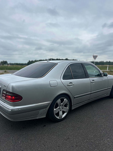 Mercedes-Benz W210 (5 фото из 8)