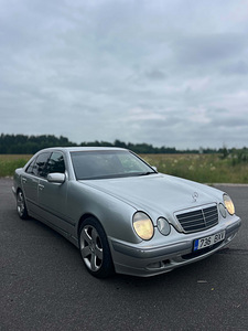 Mercedes-Benz W210 (8 фото из 8)