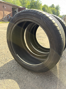 275/40/19 Nokian (4 фото из 4)