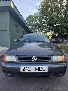 VOLKSWAGEN POLO CLASSIC (1 фото из 8)