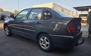 VOLKSWAGEN POLO CLASSIC (3 фото из 8)