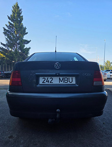 VOLKSWAGEN POLO CLASSIC (4 фото из 8)