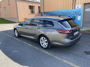 Opel Insignia (3 фото из 12)