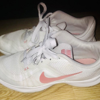 Кроссовки Nike 38