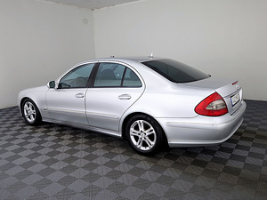 Mercedes-Benz E 220 Avantgarde Facelift ATM 2.1 CDI 125kW (4 foto / 7)