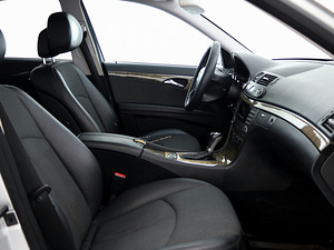 Mercedes-Benz E 220 Avantgarde Facelift ATM 2.1 CDI 125kW (6 foto / 7)