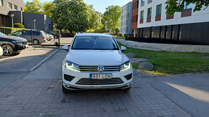 Volkswagen Touareg (1 фото из 14)